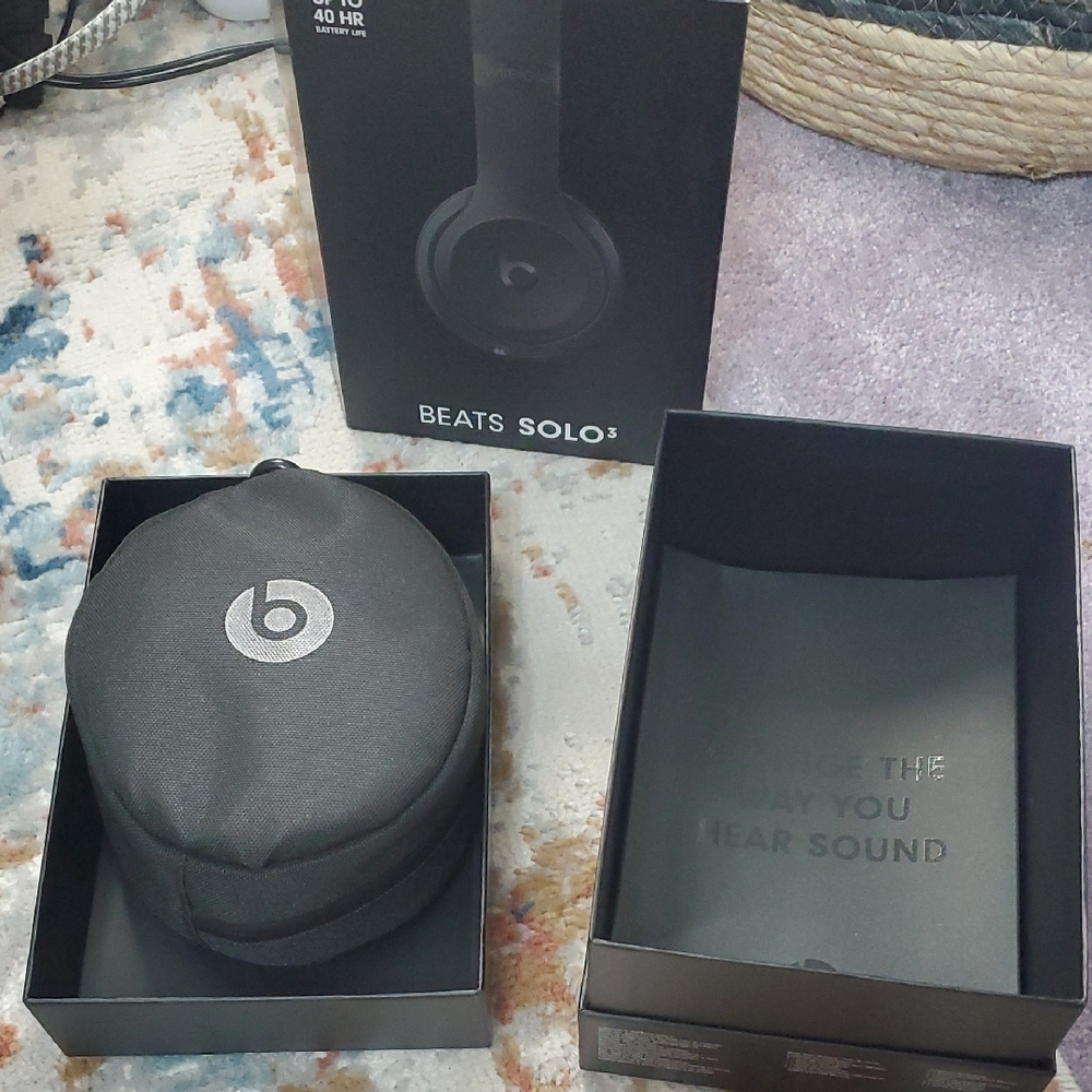 NWOT Bose On-Ear Headphones - Black never used. - Picture 3 of 9